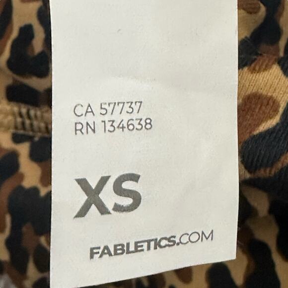 NWT Fabletics PowerHold Leggings Size XS Brown Leopard Print 7/8 Ultra High Rise - Picture 7 of 10